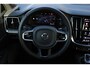 Volvo V60 T6 Plug-in hybrid AWD Plus Dark | Verwarmbare voorstoelen+stuurwiel+achterstoelen | Rondom zichtcamera | Premium audio by Harman Kardon | Verwarmbare voorruit | 18 inch Lichtmetalen velgen