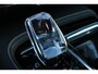 Volvo V60 T6 Plug-in hybrid AWD Plus Dark | Verwarmbare voorstoelen+stuurwiel+achterstoelen | Rondom zichtcamera | Premium audio by Harman Kardon | Verwarmbare voorruit | 18 inch Lichtmetalen velgen