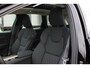 Volvo XC60 T6 Plug-in hybrid AWD Plus Dark | Trekhaak | Verwarmbare voorstoelen+stuurwiel+achterbank | Rondom zichtcamera | Premium audio by Harman Kardon | Head up display
