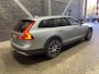Volvo V90 Cross Country D4 AWD Pro | Panoramadak | ACC | BLIS | Head-Up | Trekhaak | 20 Inch