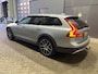 Volvo V90 Cross Country D4 AWD Pro | Panoramadak | ACC | BLIS | Head-Up | Trekhaak | 20 Inch