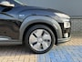 Hyundai Kona Electric EV Comfort 64 kWh / Trekhaak / Navigatie / Apple Carplay & Android Auto / Warmtepomp / Climate Control / Cruise Control Adaptief / Dealer onderhouden /