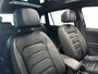 Volkswagen Tiguan 1.5 150pk TSI R-Line Business+ Panoramisch schuif-kanteldak | Koplampverlichting LED 'Matrix' (IQ.Light) | Winterpakket