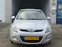 Hyundai i20 1.2i i-Motion/5drs/ nap/ dealeronderhouden/ 1jaar apk/ airco/ EL-ramen/ trekhaak/ zeer nette auto.