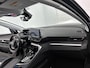 Peugeot 3008 SUV Allure 1.6 Plug-in HYbrid 225pk Automaat | Navigatie | Achteruitrijcamera | Handsfree Achterklep | Climate Control | Dodehoeksensor | Stoelverwarming | Parkeersensoren v+a | Cruise Control | Led koplampen | Keyless start | Apple Carplay / Android Auto | Bluetooth | DAB+ radio | Donker getint glas | 18" lichtmetalen velgen |