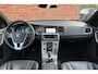 Volvo V60 Cross Country T5 Polar+ Luxury | Afneembare Trekhaak | Panoramadak | Verwarmbare Voorstoelen | Adaptieve Bochtverlichting | 19'' Lichtmetalen Velgen | Parkeercamera | Cruise Control |