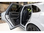 Porsche Cayenne 3.0 E-Hybrid | achterassturing | Sport design | 18 weg | bijrijder display | pano | Soft close |