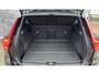 Volvo XC40 Recharge P8 AWD 78 kWh R-Design | Achteruitrijcamera | Parkeersensoren | BLIS | Navigatie | Harman Kardon Audio | Lichtmetalen Velgen 19 inch | Sportstoelen | Keyless Entry