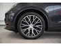 Porsche Macan 4 E 100 kWh|1 Eig.|Org NL NAP|BTW|Luchtvering|Sportchrono|BOSE|360|ClubLeder|Dealer Onderhouden