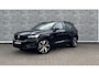 Volvo XC40 Recharge P8 AWD 78 kWh R-Design | Parkeersensoren | Harman Kardon Audio | Keyless Entry | Lichtmetalen Velgen 20 inch | Navigatie | BLIS | Elektrische Achterklep
