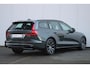 Volvo V60 T6 350PK Plug-in hybrid AWD Plus Dark | Adaptive Cruise & Pilot Assist | Stoelverwarming Voor & Achter | Stuurverwarming | Semi-Elektrische Trekhaak | Premium Audio by Harman Kardon | 360 Camera | Sportstoelen |