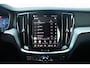 Volvo V60 T6 350PK Plug-in hybrid AWD Plus Dark | Adaptive Cruise & Pilot Assist | Stoelverwarming Voor & Achter | Stuurverwarming | Semi-Elektrische Trekhaak | Premium Audio by Harman Kardon | 360 Camera | Sportstoelen |