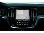 Volvo V60 T6 350PK Plug-in hybrid AWD Plus Dark | Adaptive Cruise & Pilot Assist | Stoelverwarming Voor & Achter | Stuurverwarming | Semi-Elektrische Trekhaak | Premium Audio by Harman Kardon | 360 Camera | Sportstoelen |