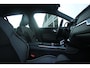 Volvo V60 T6 350PK Plug-in hybrid AWD Plus Dark | Adaptive Cruise & Pilot Assist | Stoelverwarming Voor & Achter | Stuurverwarming | Semi-Elektrische Trekhaak | Premium Audio by Harman Kardon | 360 Camera | Sportstoelen |