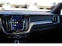 Volvo XC60 T6 Plug-in hybrid AWD Plus Dark | All-season banden | Adaptive Cruise & Pilot Assist | Panoramisch Schuif-/Kanteldak | 360-Camera | Draadloze Telefoonlader