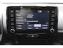 Mazda 2 Hybrid Toyota Yaris 1.5 Stuur- en Stoelverwarming l Apple Carplay/ Android auto l Keyless l Automaat l Parkeercamera l Cruise control l