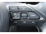 Mazda 2 Hybrid Toyota Yaris 1.5 Stuur- en Stoelverwarming l Apple Carplay/ Android auto l Keyless l Automaat l Parkeercamera l Cruise control l