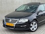 Volkswagen Passat 2.0 FSI Highline 150pk AUT 2006 Zwart NAP
