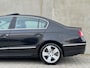 Volkswagen Passat 2.0 FSI Highline 150pk AUT 2006 Zwart NAP