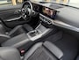 BMW 3-Serie Touring 330e M-sport | Panorama-dak | Sfeerverlichting | Head-up | Memor