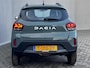 Dacia Spring Expression 27 kWh Automaat / Fabrieksgarantie tot 09-2026 / SOH 94 % / CCS Snel Laden / Apple Carplay & Android Auto / Navigatie / Leder / Achteruitrijcamera /