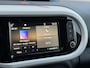 Renault Twingo Z.E. 22KWh Vibes Automaat / Dealer Onderhouden / SOH 93% / Apple Carplay & Android Auto / Stoelverwarming / All Season Banden / Achteruitrijcamera / 16'' Lichtmetalen Velgen /