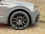 Volkswagen Tiguan 1.5 TSI DSG 2x R-LINE Panodak Trekhaak Black Style 20 Inch
