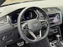 Volkswagen Tiguan 1.5 TSI DSG 2x R-LINE Panodak Trekhaak Black Style 20 Inch