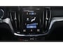 Volvo V60 2.0 T6 Recharge AWD R-Design Black-line private-glas Navigatie electr achterklep afneembare trekhaak LED-verlichting DAB ECC Distronic 360 camera lane-assist PDC achter 19-inch lmv