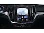 Volvo V60 2.0 T6 Recharge AWD R-Design Black-line private-glas Navigatie electr achterklep afneembare trekhaak LED-verlichting DAB ECC Distronic 360 camera lane-assist PDC achter 19-inch lmv
