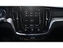 Volvo V60 2.0 T6 Recharge AWD R-Design Black-line private-glas Navigatie electr achterklep afneembare trekhaak LED-verlichting DAB ECC Distronic 360 camera lane-assist PDC achter 19-inch lmv