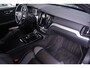 Volvo V60 2.0 T6 Recharge AWD R-Design SOH 90% Black-line private-glas Navigatie electr achterklep afneembare trekhaak LED-verlichting DAB ECC Distronic 360 camera lane-assist PDC achter 19-inch lmv
