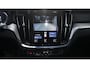 Volvo V60 2.0 T6 Recharge AWD R-Design Black-line private-glas Navigatie electr achterklep afneembare trekhaak LED-verlichting DAB ECC Distronic 360 camera lane-assist PDC achter 19-inch lmv
