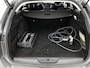 Peugeot 308 SW HYbrid Allure Pack 180pk Automaat | 1ste eigenaar | Camera | LEER/Stof | Verwarmde voorruit | 17"LMV | Navigatie |