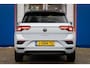 Volkswagen T-Roc 1.5 TSI Sport Business R | Trekhaak | Cruise adaptief | Camera | Stoelverwarming | Keyless | Navi/Carplay | LED | Super compleet! | Achteruitrijcamera | Cruise control adaptief | Elektrisch bedienbare achterklep