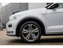 Volkswagen T-Roc 1.5 TSI Sport Business R | Trekhaak | Cruise adaptief | Camera | Stoelverwarming | Keyless | Navi/Carplay | LED | Super compleet! | Achteruitrijcamera | Cruise control adaptief | Elektrisch bedienbare achterklep