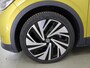 Volkswagen ID.4 Max 77 kWh | SOH 92% | Warmtepomp | IQ LED Matrix | Trekhaak | ErgoActive Stoelen | Stoel/stuurverwarming | Rijassistent-Systeem | Panoramadak | Navigatie Discover Pro | Adaptieve Cruise Control | Camera | HUD |
