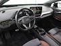 Volkswagen ID.4 Max 77 kWh | SOH 92% | Warmtepomp | IQ LED Matrix | Trekhaak | ErgoActive Stoelen | Stoel/stuurverwarming | Rijassistent-Systeem | Panoramadak | Navigatie Discover Pro | Adaptieve Cruise Control | Camera | HUD |
