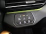 Volkswagen ID.4 Max 77 kWh | SOH 92% | Warmtepomp | IQ LED Matrix | Trekhaak | ErgoActive Stoelen | Stoel/stuurverwarming | Rijassistent-Systeem | Panoramadak | Navigatie Discover Pro | Adaptieve Cruise Control | Camera | HUD |