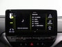 Volkswagen ID.4 Max 77 kWh | SOH 92% | Warmtepomp | IQ LED Matrix | Trekhaak | ErgoActive Stoelen | Stoel/stuurverwarming | Rijassistent-Systeem | Panoramadak | Navigatie Discover Pro | Adaptieve Cruise Control | Camera | HUD |