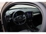 Volvo XC40 2.0 B4 Plus Dark | Semi elektrisch inklapbare trekhaak | 19" lichtmetalen velgen | All Seasonbanden | Noodreservewiel | Verwarmbare voorstoelen | Driver Awareness | Adaptive Cruise control | Pilot Assist | Driver Assist | Verwarmbaar stuurwiel | Camera achter | Draadloze telefoonoplader | Keyless Entry | Keyless Drive | Verwarmbare voorruit | Premium Sound by Harman Kardon | Elektrisch verstelbare voorstoelen | Apple Carplay/Android Auto | Google Maps | Google Assistant | Blis | Elektrisch bedienbare achterklep