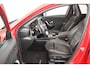 Mercedes-Benz A-klasse 200 Business Solution AMG (PANORAMADAK, ACHTERUITRIJCAMERA, STOELVERWARMING, NAVIGATIE, PARKEERSENSOREN)