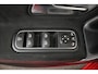 Mercedes-Benz A-klasse 200 Business Solution AMG (PANORAMADAK, ACHTERUITRIJCAMERA, STOELVERWARMING, NAVIGATIE, PARKEERSENSOREN)