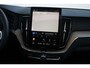 Volvo XC60 T6 Plug-in hybrid AWD Ultra Dark | Nieuwe auto! | Adaptive Cruise & Pilot Assist | Premium Harman/Kardon Audio | 360 Camera | 20" Velgen | Schuif-/kanteldak | Stoel & Stuurverwarming | Power Seats incl. Memory | Panoramisch Schuif-/kanteldak | Verwarmbare Buitenste Zittingen Achter | Elektr. Achterklep | Head-up display |