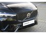 Volvo XC60 T6 Plug-in hybrid AWD Ultra Dark | Nieuwe auto! | Adaptive Cruise & Pilot Assist | Premium Harman/Kardon Audio | 360 Camera | 20" Velgen | Schuif-/kanteldak | Stoel & Stuurverwarming | Power Seats incl. Memory | Panoramisch Schuif-/kanteldak | Verwarmbare Buitenste Zittingen Achter | Elektr. Achterklep | Head-up display |