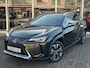 Lexus UX 250h Preference Line | Trekhaak, 18 inch, Keyless, Dodehoekherkenning, Parkeersensoren, Stoel + Stuurverwarming