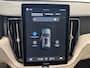 Volvo XC60 T6 Plug-in hybrid AWD Plus Bright | Achterbank verwarmd | Apple Carplay/Android Auto|telefoonintegratie premium | Audio installatie premium