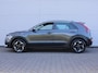 Kia Niro EV Light Edition 64.8 kWh | Camera | Cruise adapt. | Clima | 17" LM | Navi | Keyless | All season banden | 17% bijtelling |