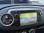 Toyota Yaris 1.3 VVT-i Aspiration Navigatie Leer All Season