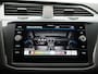 Volkswagen Tiguan 1.5 TSI R-Line Automaat - Panoramaschuif-kanteldak - IQ light - Navigatie - Side assist - Trekhaak - Camera